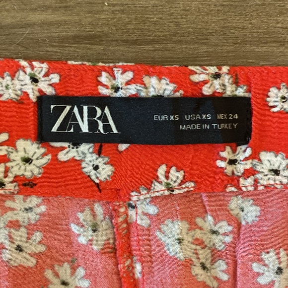 Zara red and white floral skirt with slits - Picture 3 of 5